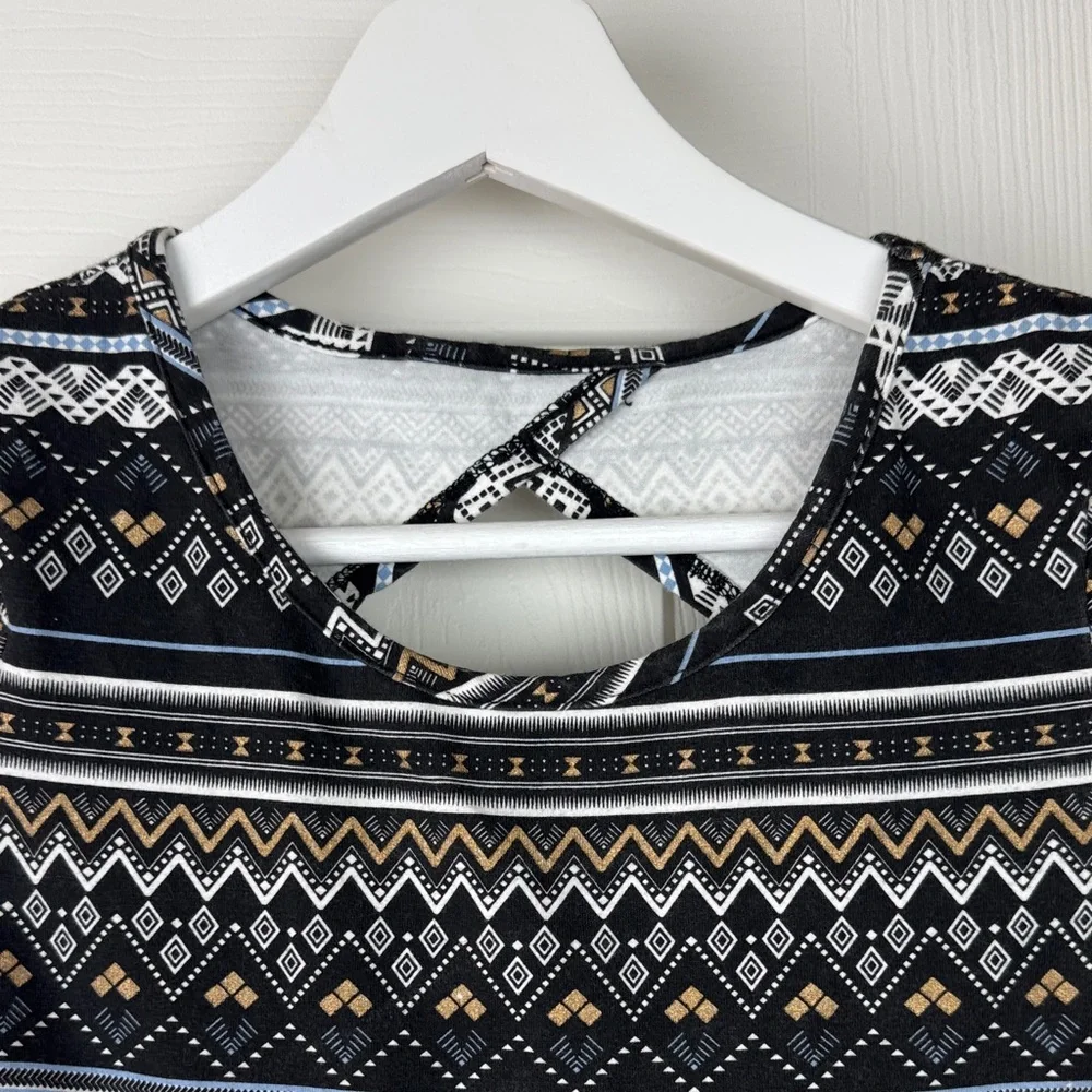 Geometric Patterned Dress - Picture 6 of 9